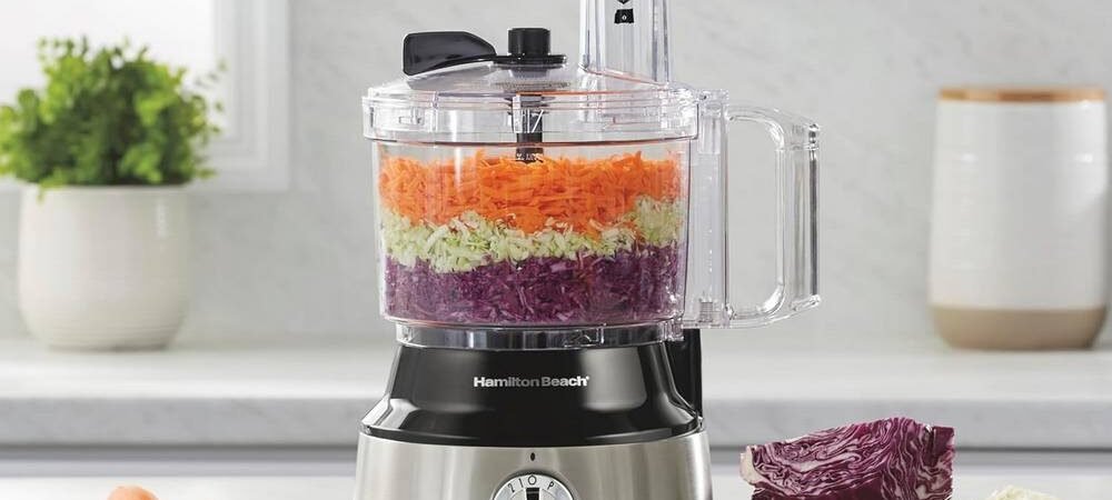 Chop Your Vegetables Quickly with This Selection of Electric and Manual Choppers